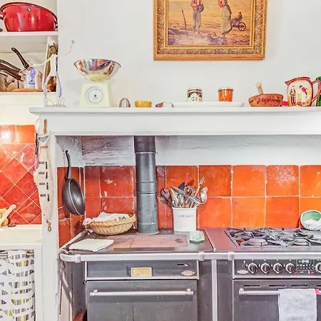 Charming Historic 5 Bdr 19th Century Сет