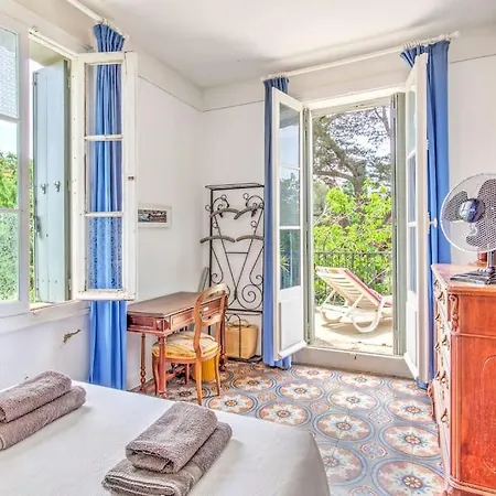 Вилла Charming Historic 5 Bdr 19th Century Сет