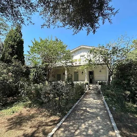 Charming Historic 5 Bdr 19th Century Вилла Сет